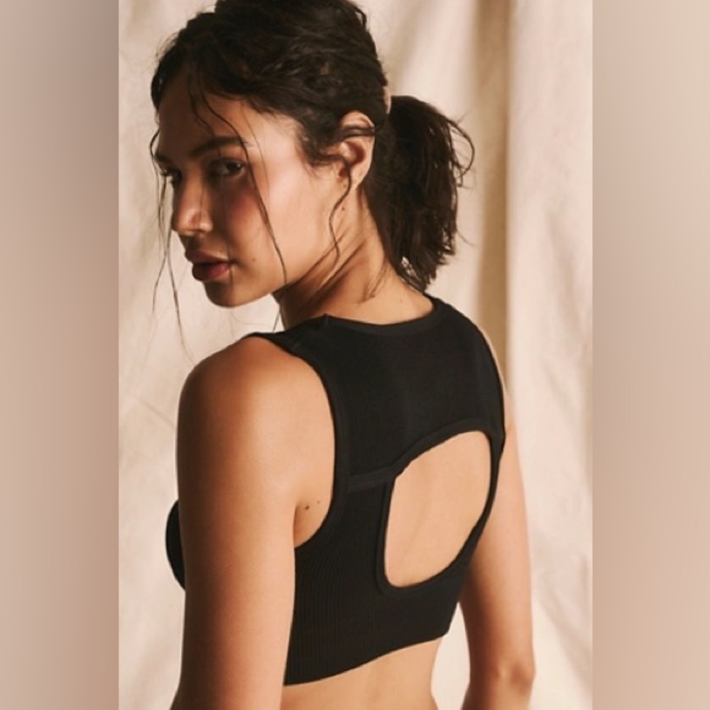 FREE PEOPLE | ✨NEW✨ Happiness Runs Open-Back Bra in Black